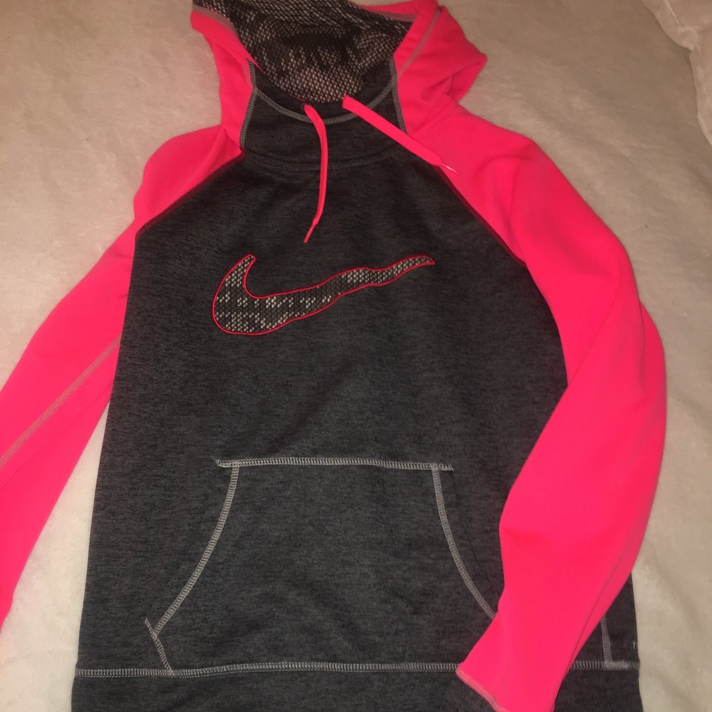 Nike pull over